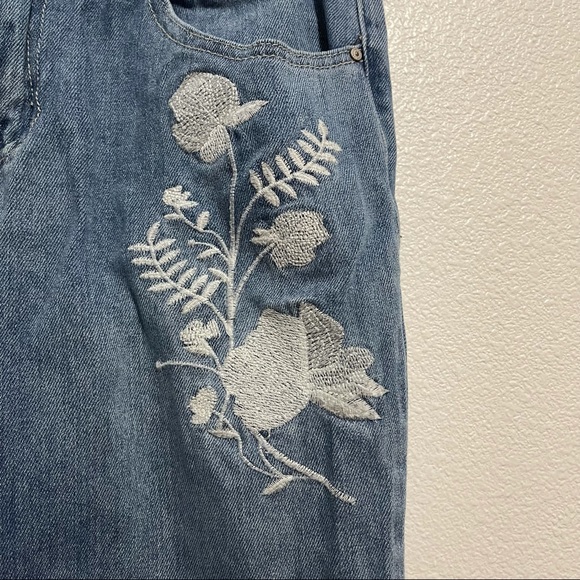 Refuge Women’s white floral embroidered jeans size 6 100% cotton - Picture 4 of 8